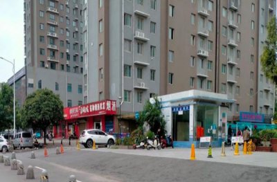 重慶萬州區(qū)新京岸上藍山小區(qū)800多戶采用名科彩色4.3寸可視對講系統(tǒng)